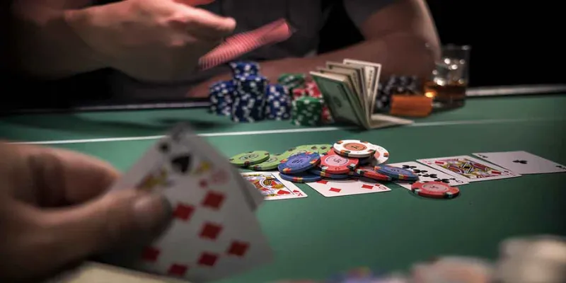 Cách chơi Poker tất tay tại IWIN – Khi nào nên “all in”? Hiểu rõ khái niệm cách chơi poker tất tay